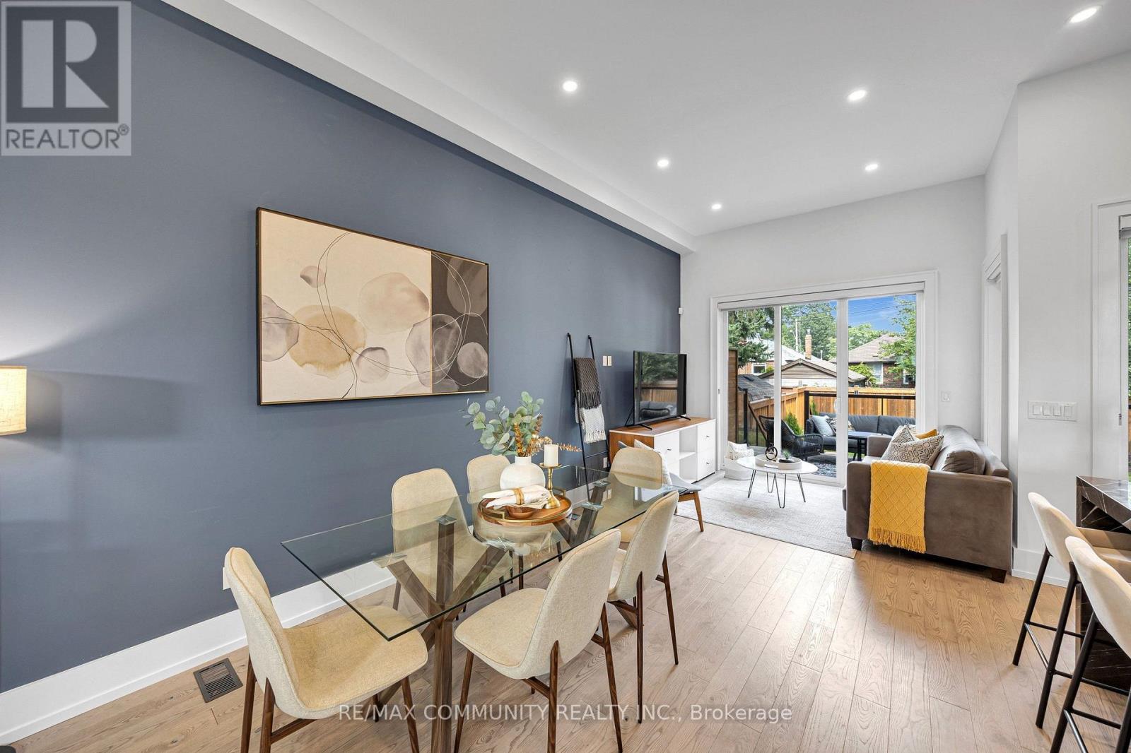 7 DERWYN ROAD - 11