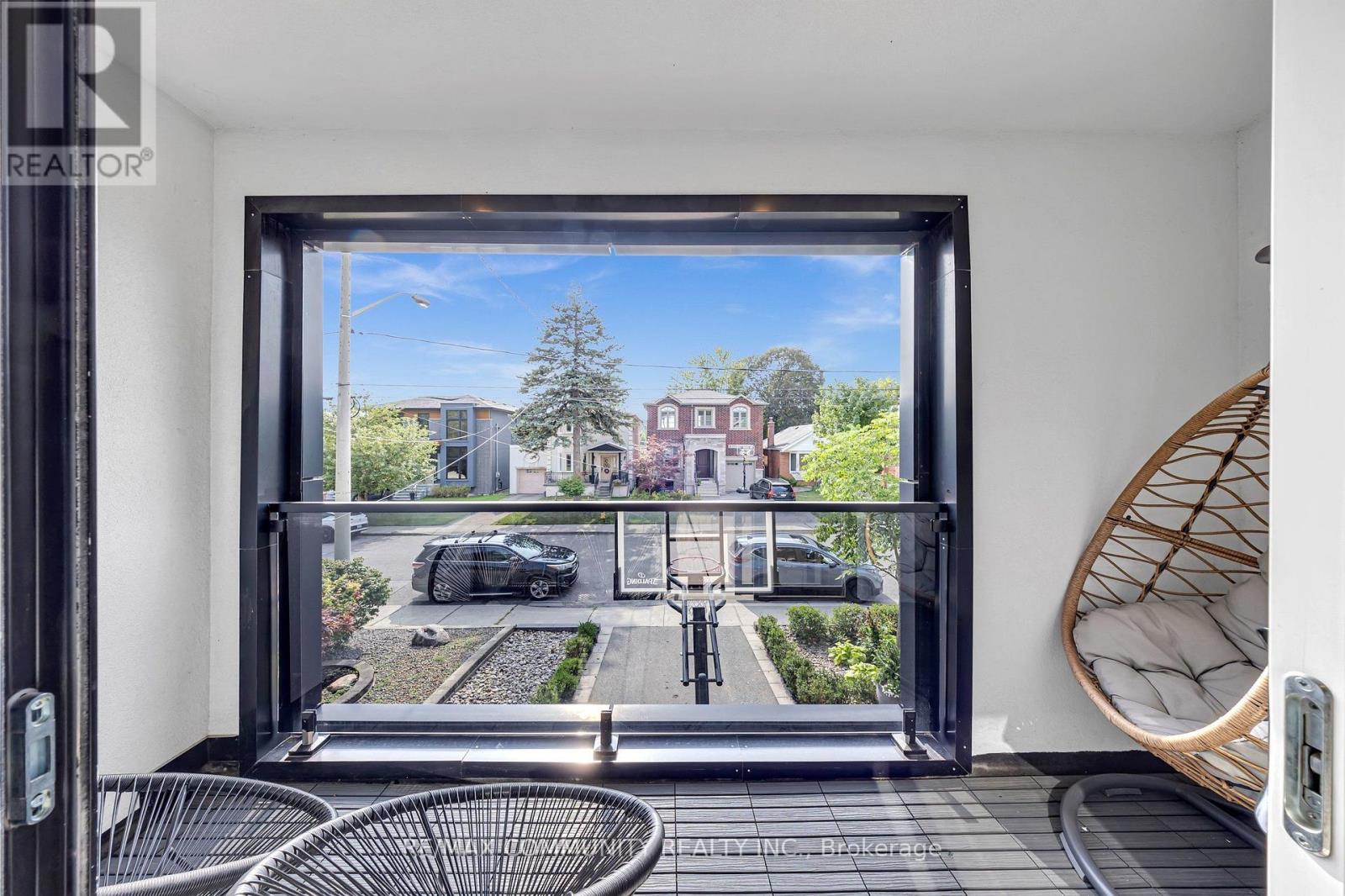 7 DERWYN ROAD - 19