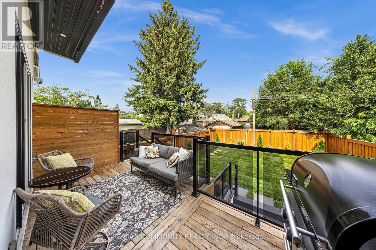 7 DERWYN ROAD - 20