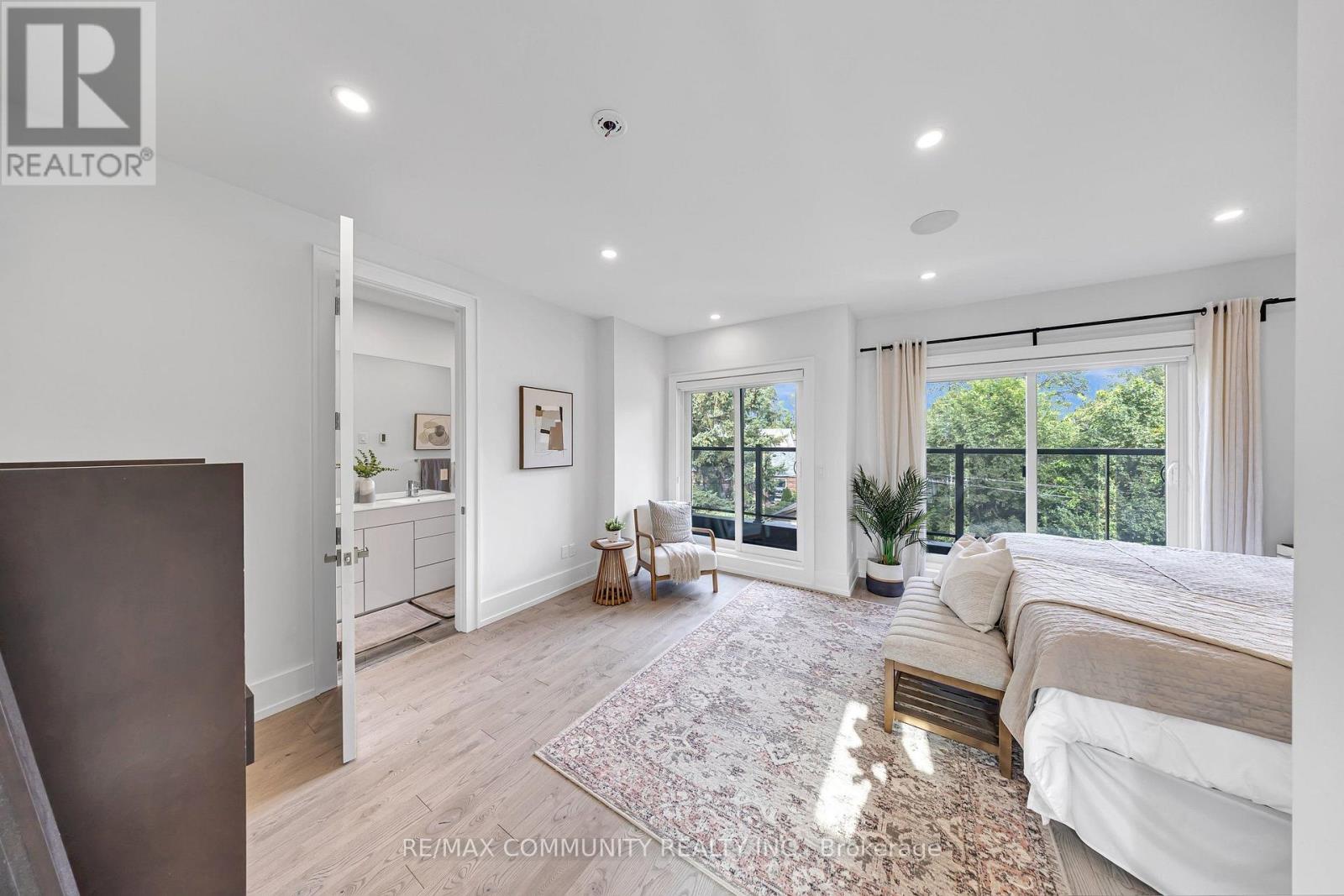 7 DERWYN ROAD - 23