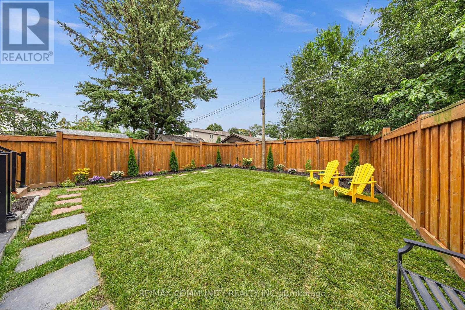 7 DERWYN ROAD - 44