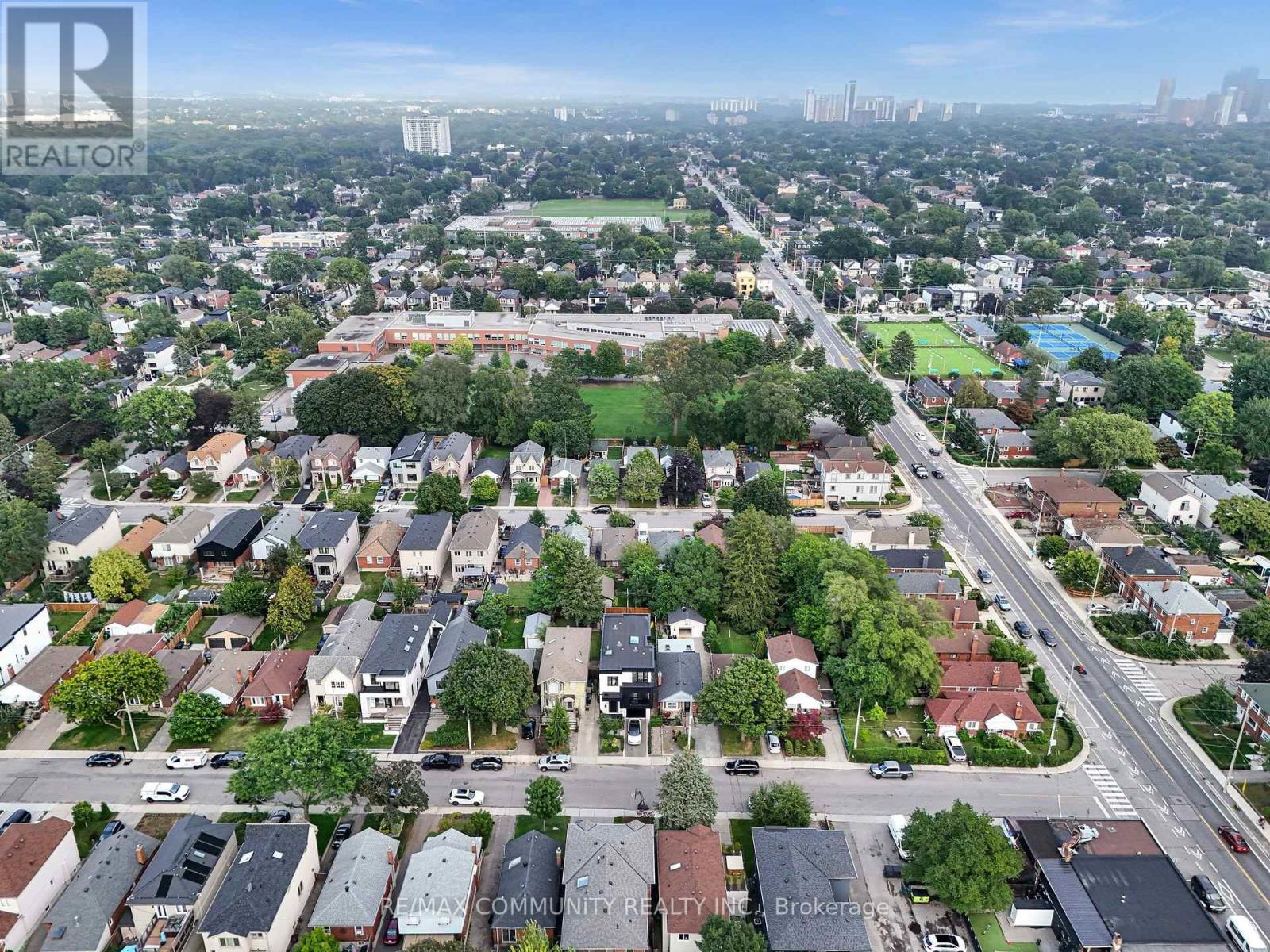 7 DERWYN ROAD - 48
