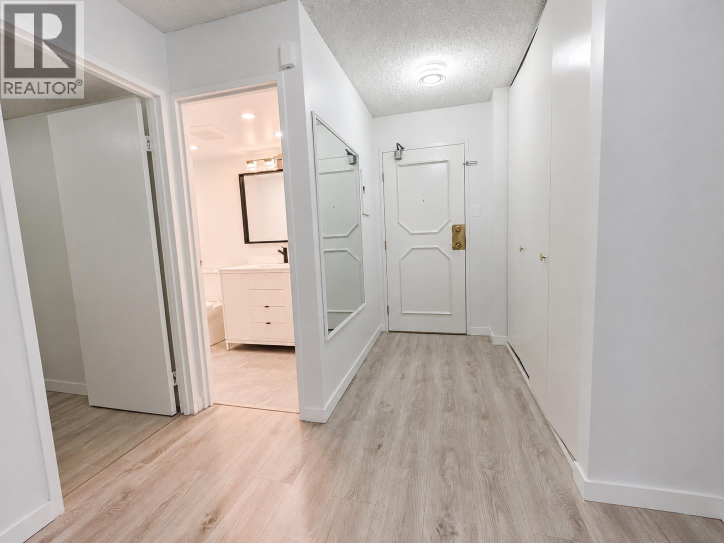 409 2024 W FULLERTON AVENUE, North Vancouver — photo 3