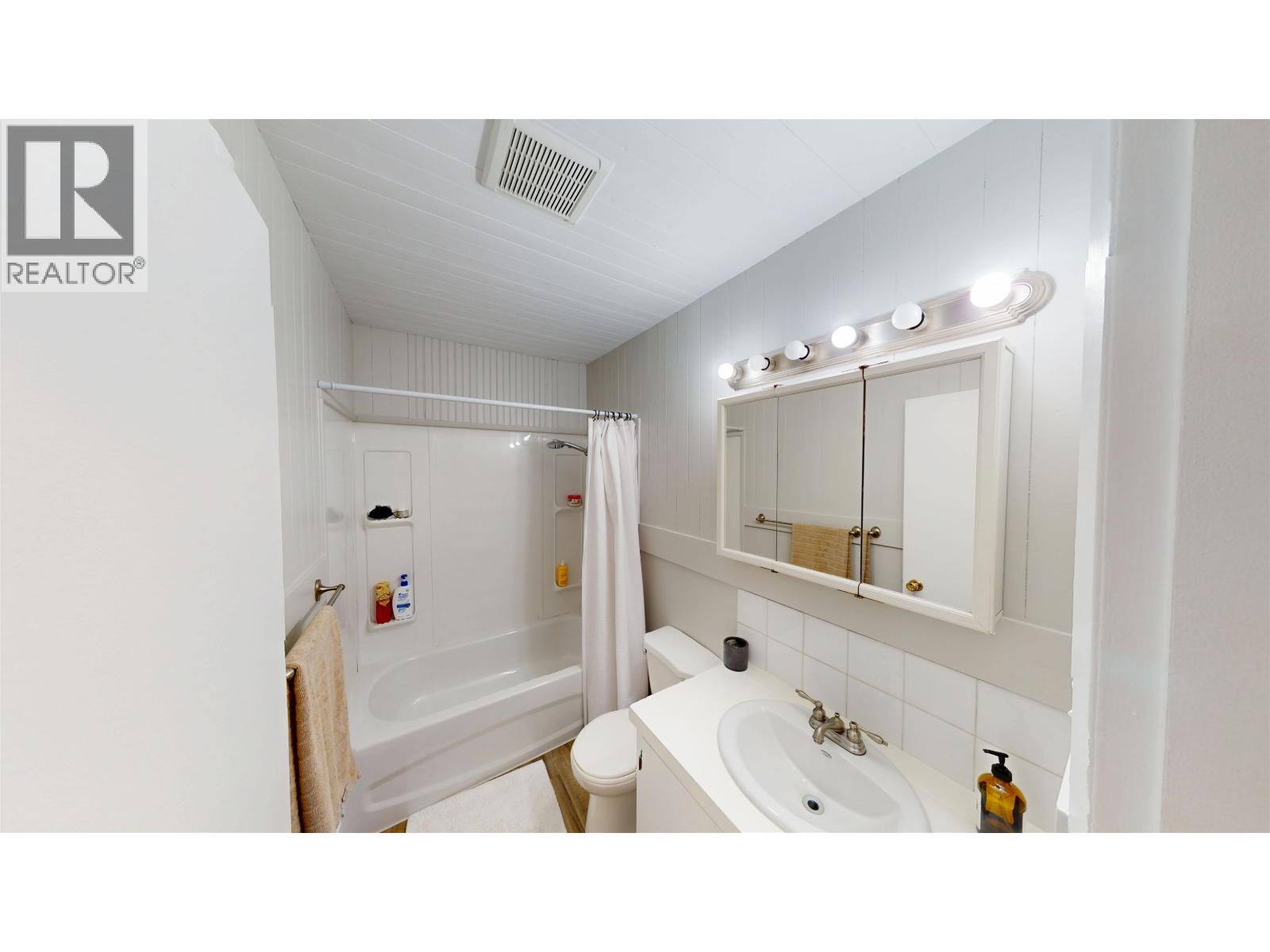 10515 104 AVENUE - Image 16