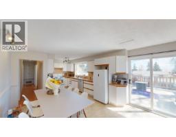 10515 104 Avenue, Fort St  John, BC V1J8E1 Photo 11