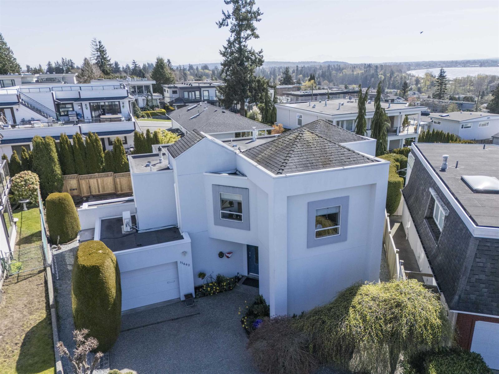 15662 SEMIAHMOO AVENUE, White Rock