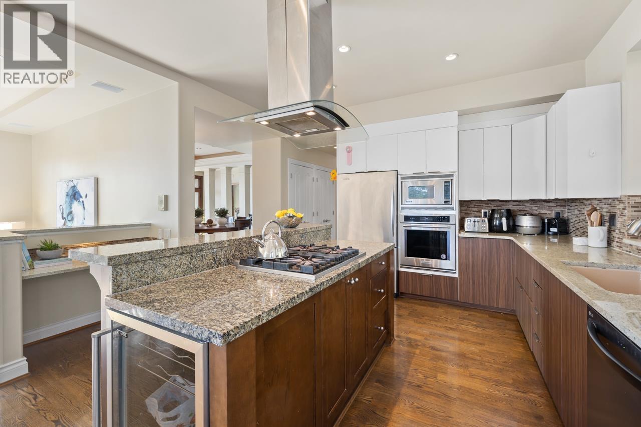 5401 WEST VISTA COURT, West Vancouver — photo 9