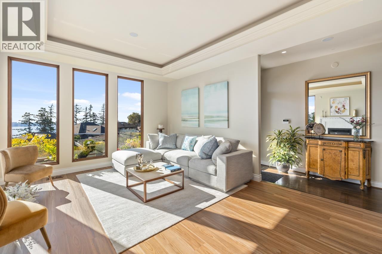 5401 WEST VISTA Court, West Vancouver, British Columbia, V7W3G8, West Vancouver, British Columbia — photo 5 of 5