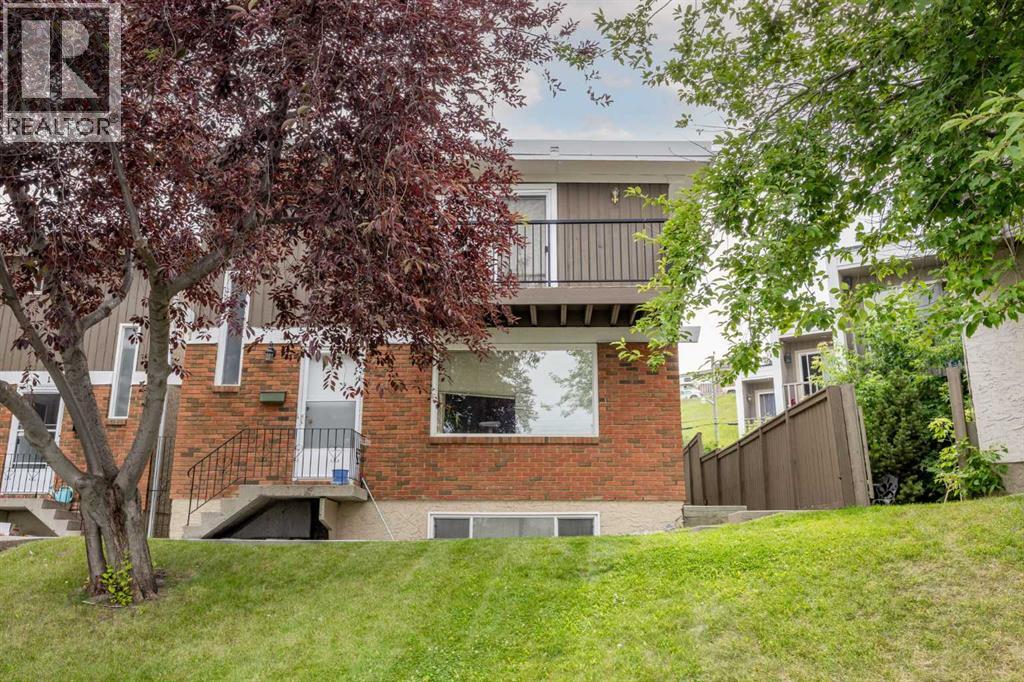 #8 111 Huntington Park Green NW - 2