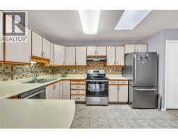 402 272 Green Avenue West, Penticton