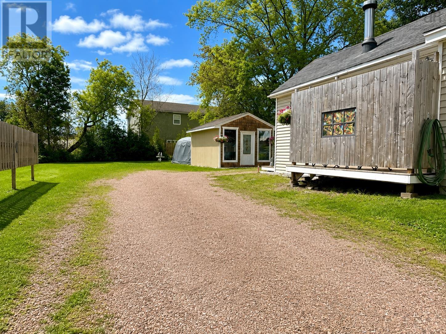 22 Chamberlain Street, Amherst, Nova Scotia, B4H1J8, Amherst, Nova Scotia — photo 3 of 5