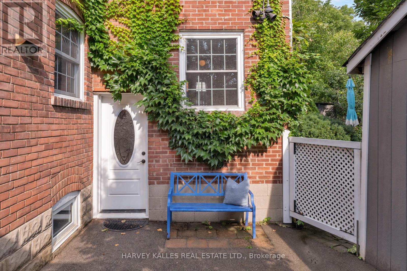 61 QUEENS DRIVE - 38