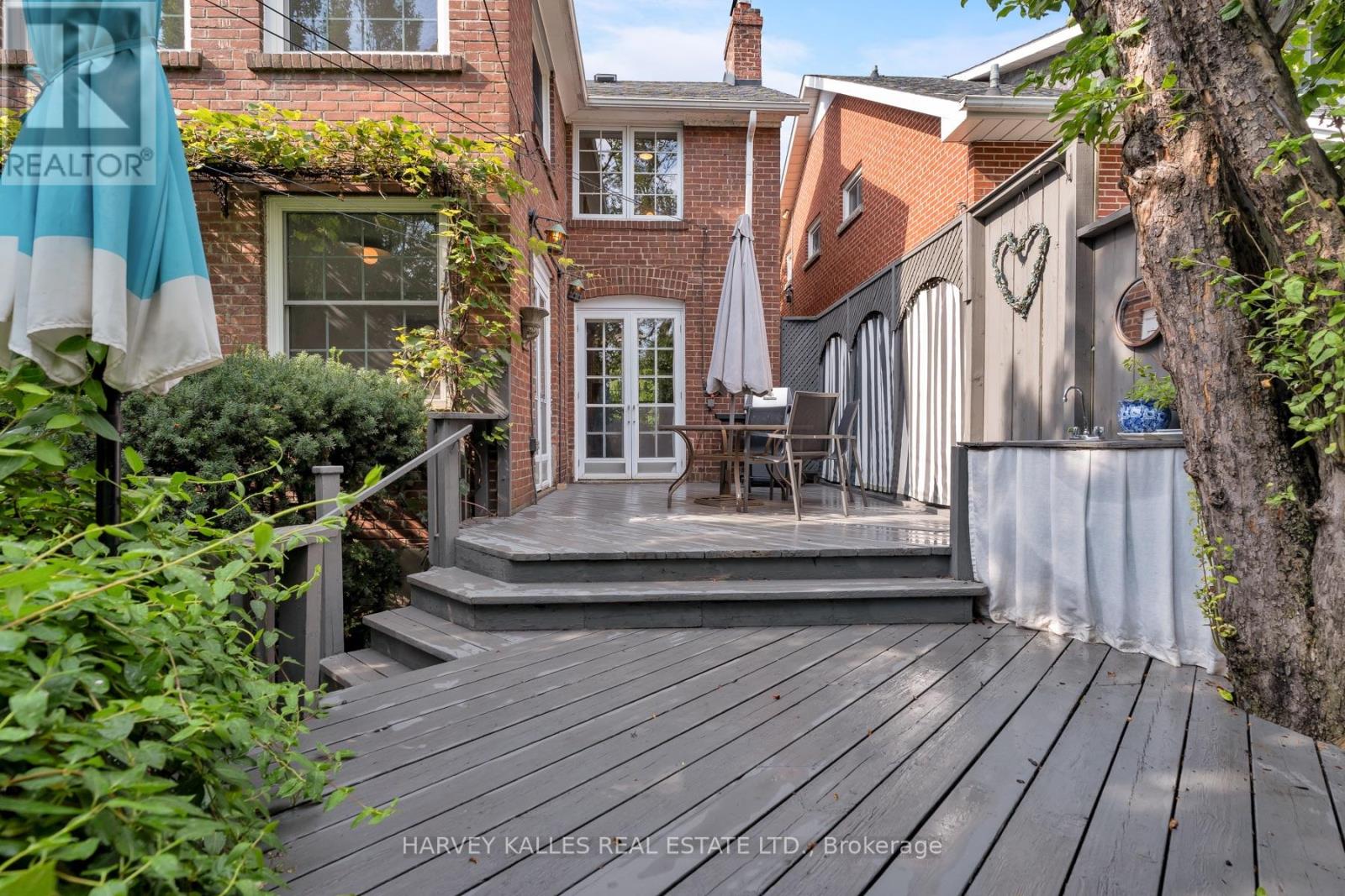 61 QUEENS DRIVE - 40