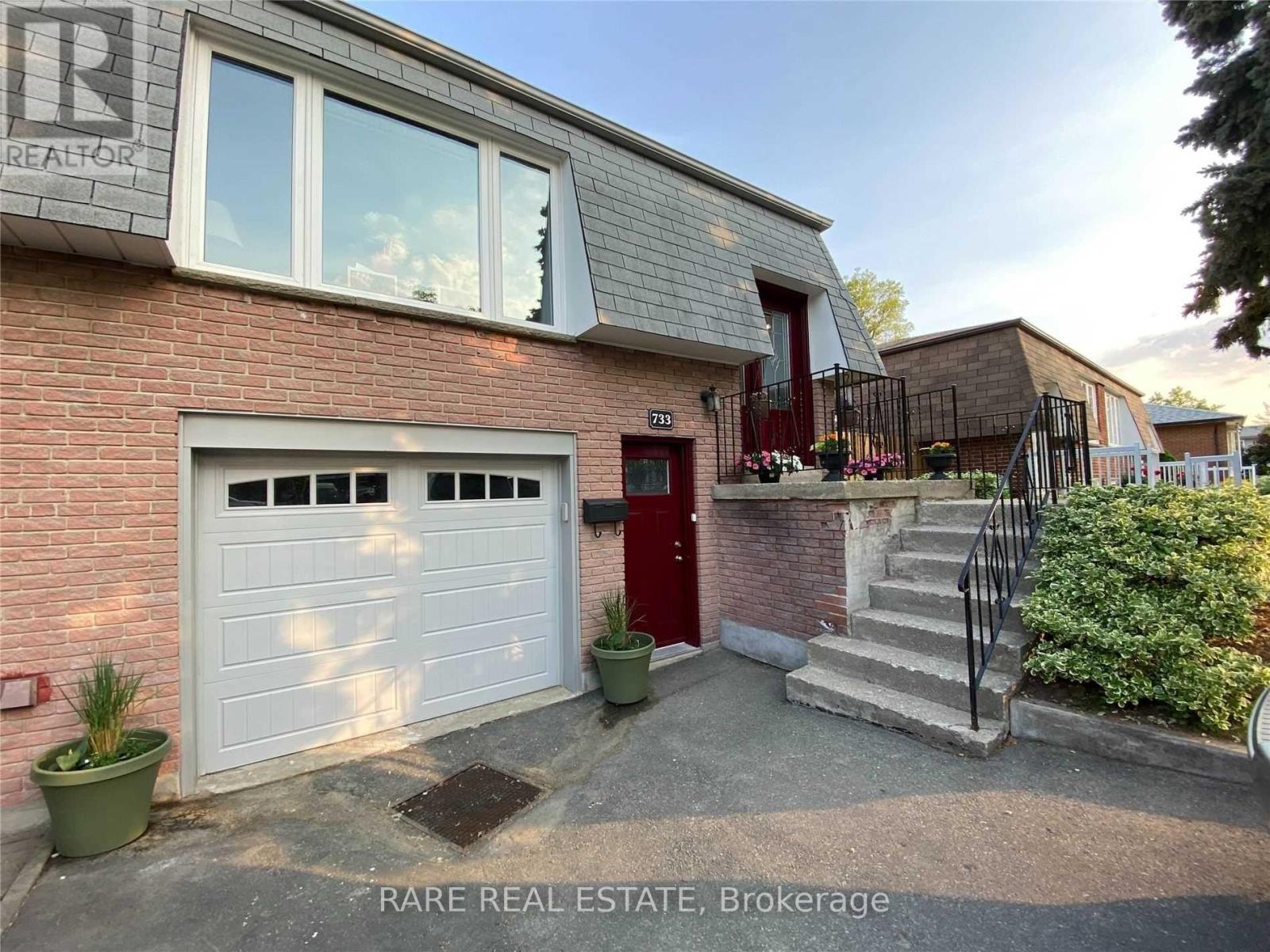 Photo of 733 Eaglemount Crescent
