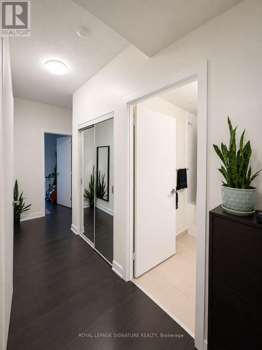 #1204 1603 Eglinton Avenue West, Toronto (Oakwood Village), Ontario, M6E0A1, Toronto (Oakwood Village), Ontario — photo 2 of 5