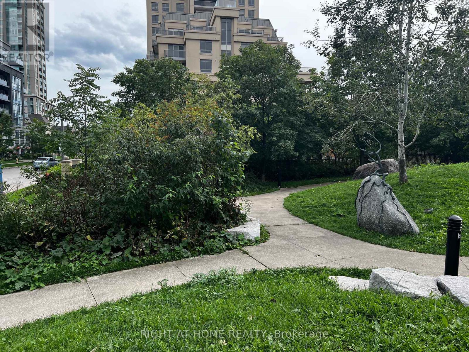 #106 17 Kenaston Gardens, Toronto (Bayview Village), Ontario, M2K1G7, Toronto (Bayview Village), Ontario — photo 3 of 5