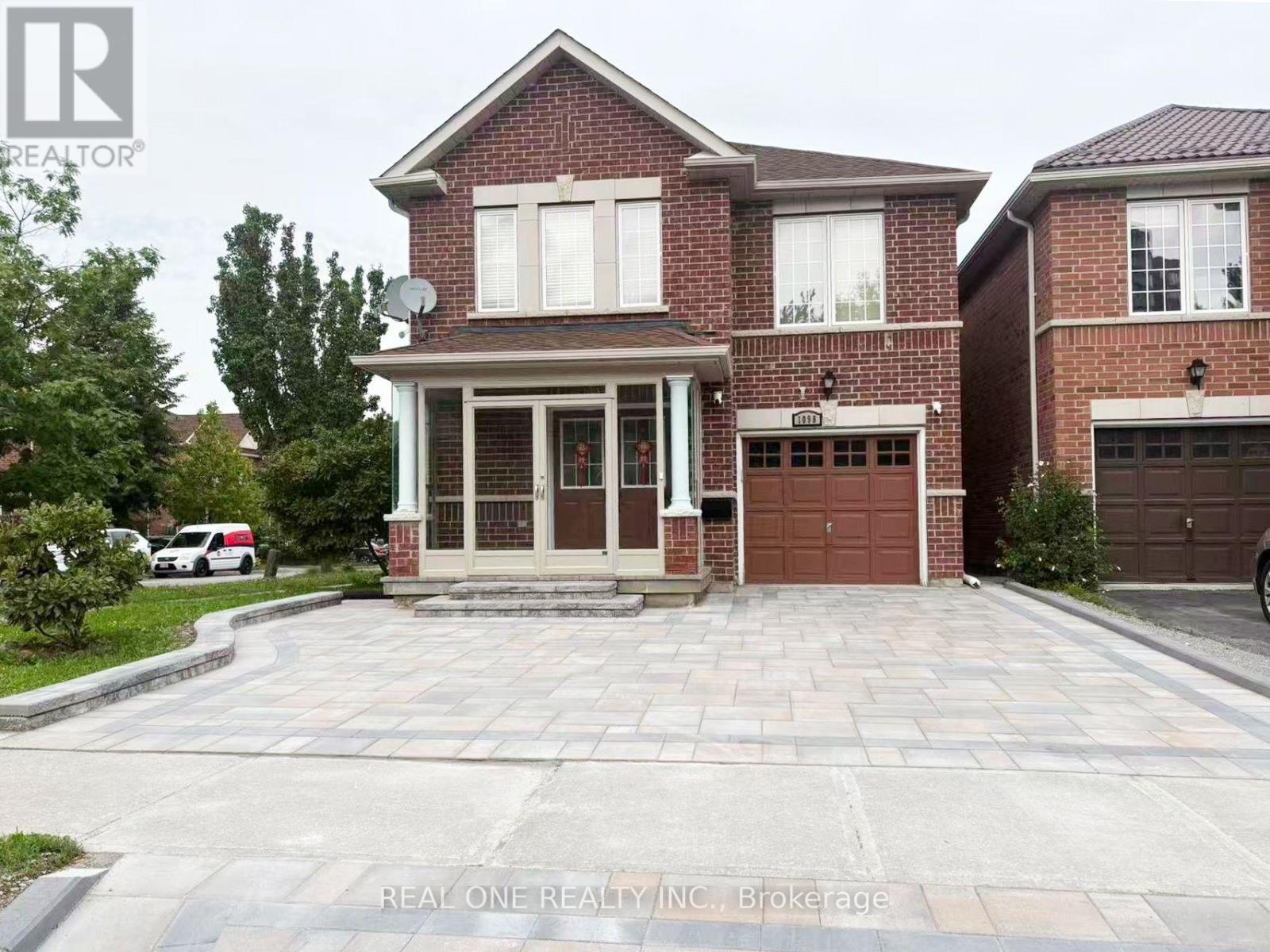 Photo of 1098 Sandhurst Circle