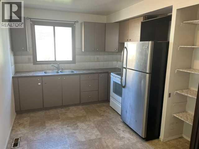 9 Sheridan Road W, Lethbridge — photo 3