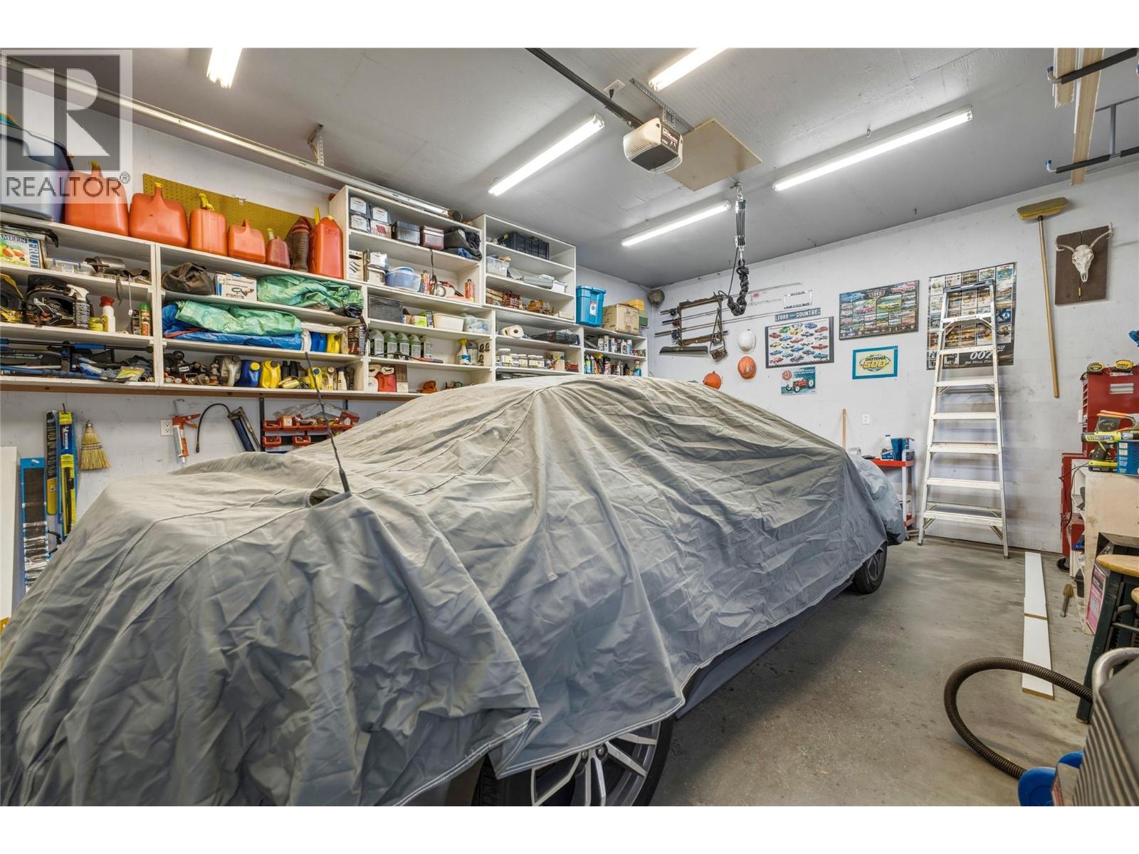 2419 Bradley Drive - Image 38