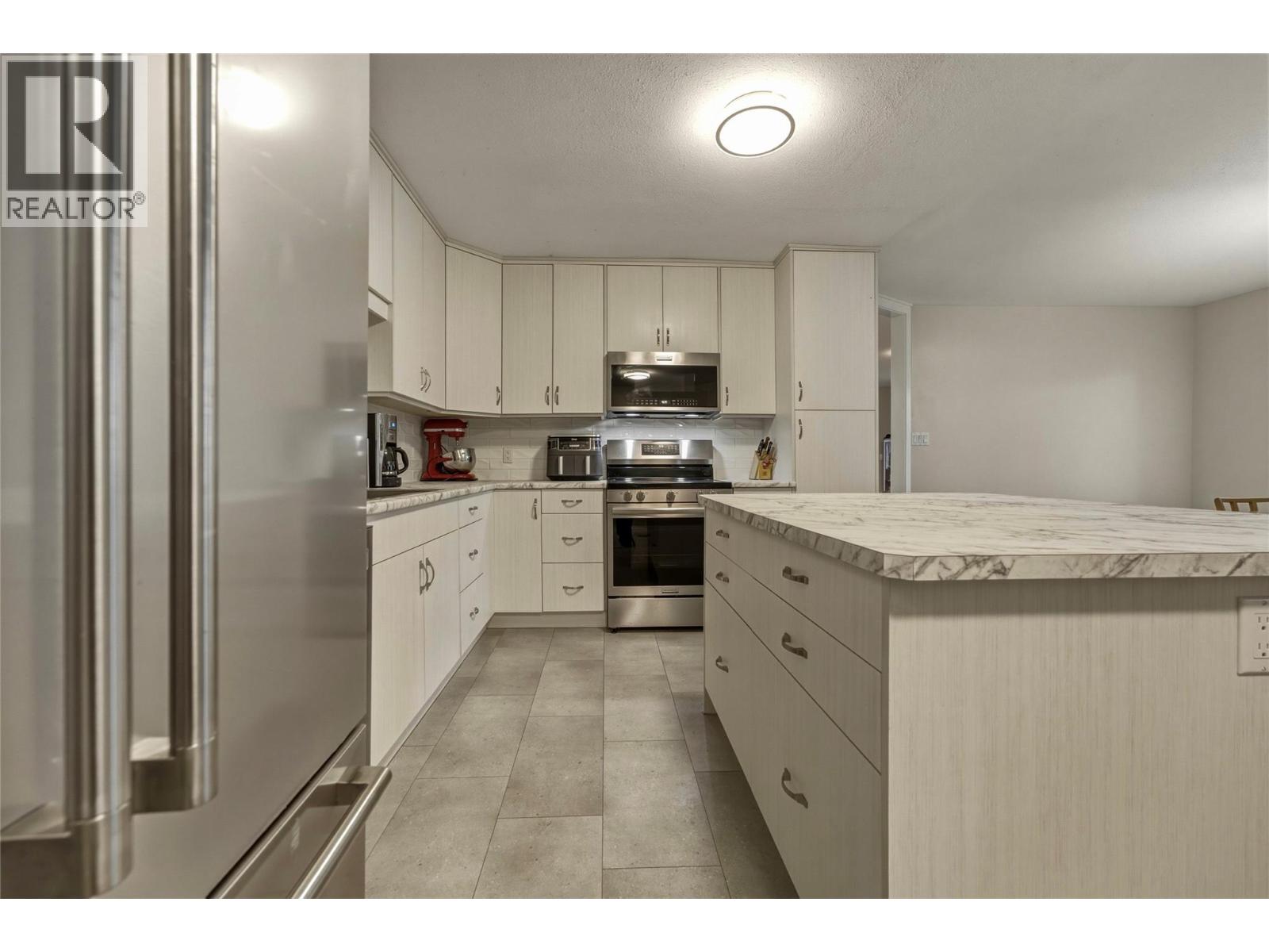 2419 Bradley Drive - Image 9