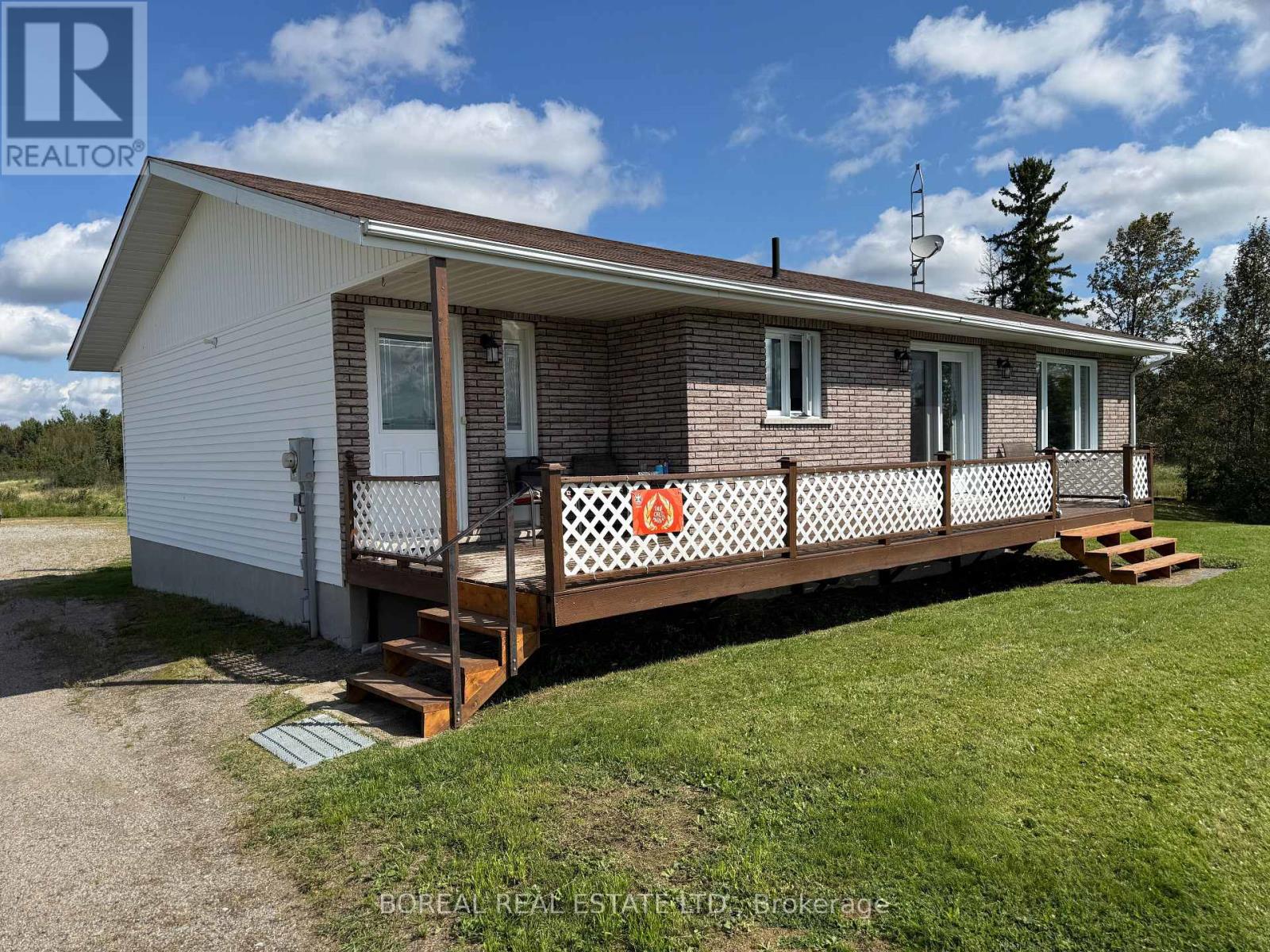 1363 Hwy 652, Cochrane, Ontario, P0L1C0, Cochrane, Ontario — photo 2 of 5