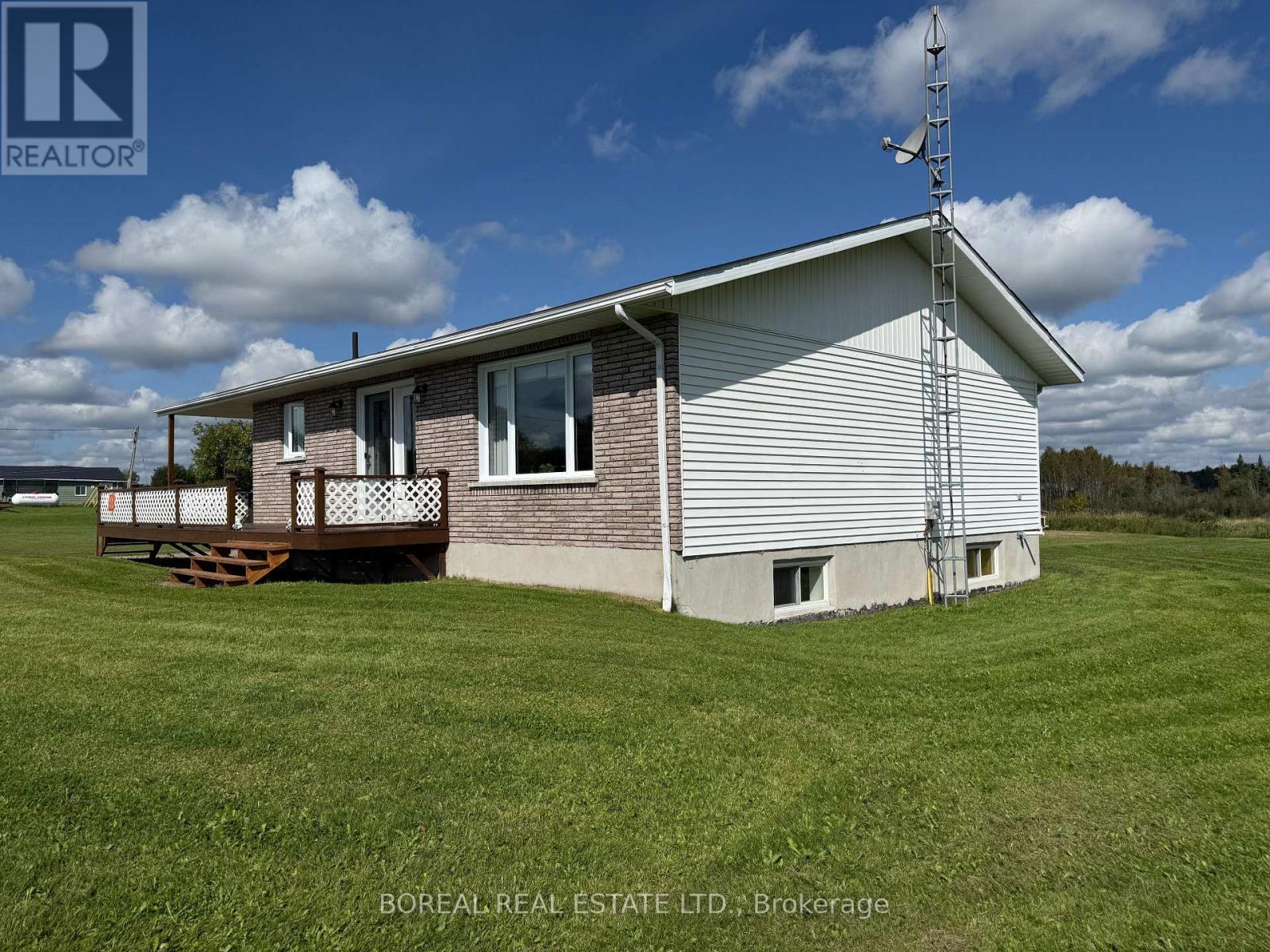 1363 Hwy 652, Cochrane, Ontario, P0L1C0, Cochrane, Ontario — photo 4 of 5