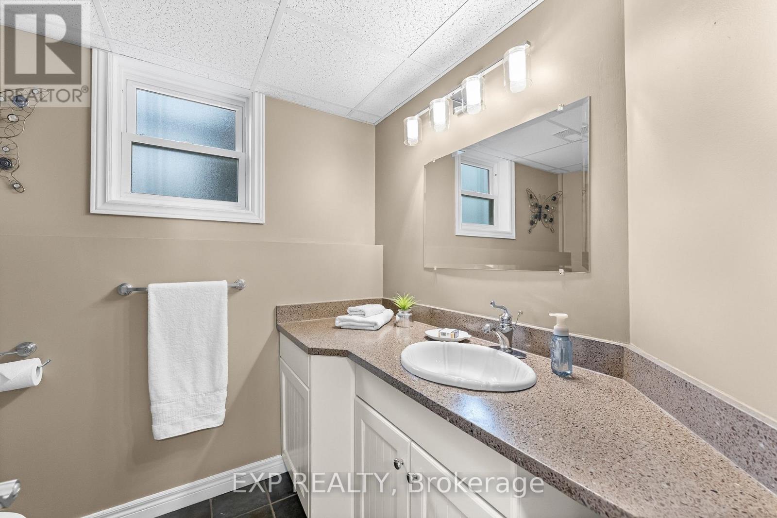 32070 SIDEROAD 20 ROAD - 42