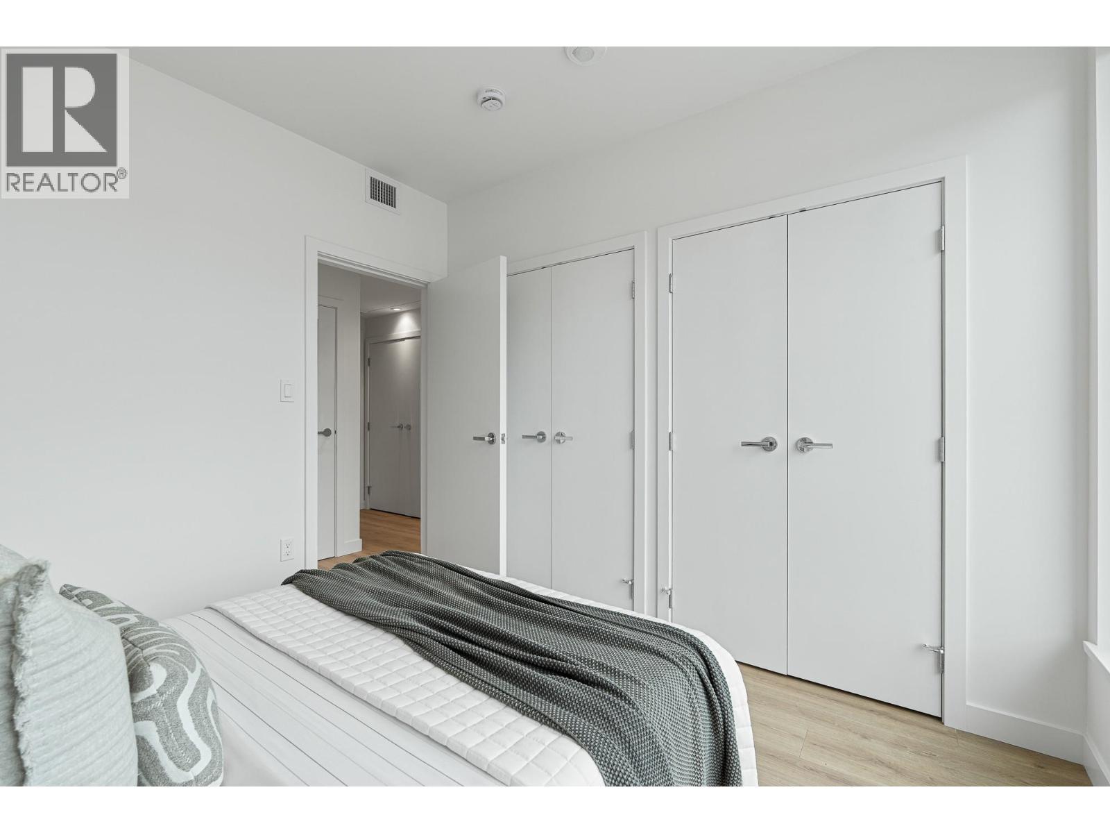 703 755 HARBOURSIDE DRIVE, North Vancouver