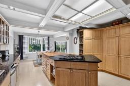 4pc Ensuite bath - 33 River Crescent, Sanford, MB R0G2J0 Photo 6