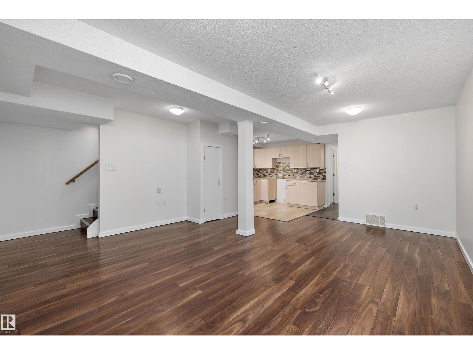 10237 151 ST NW - 30