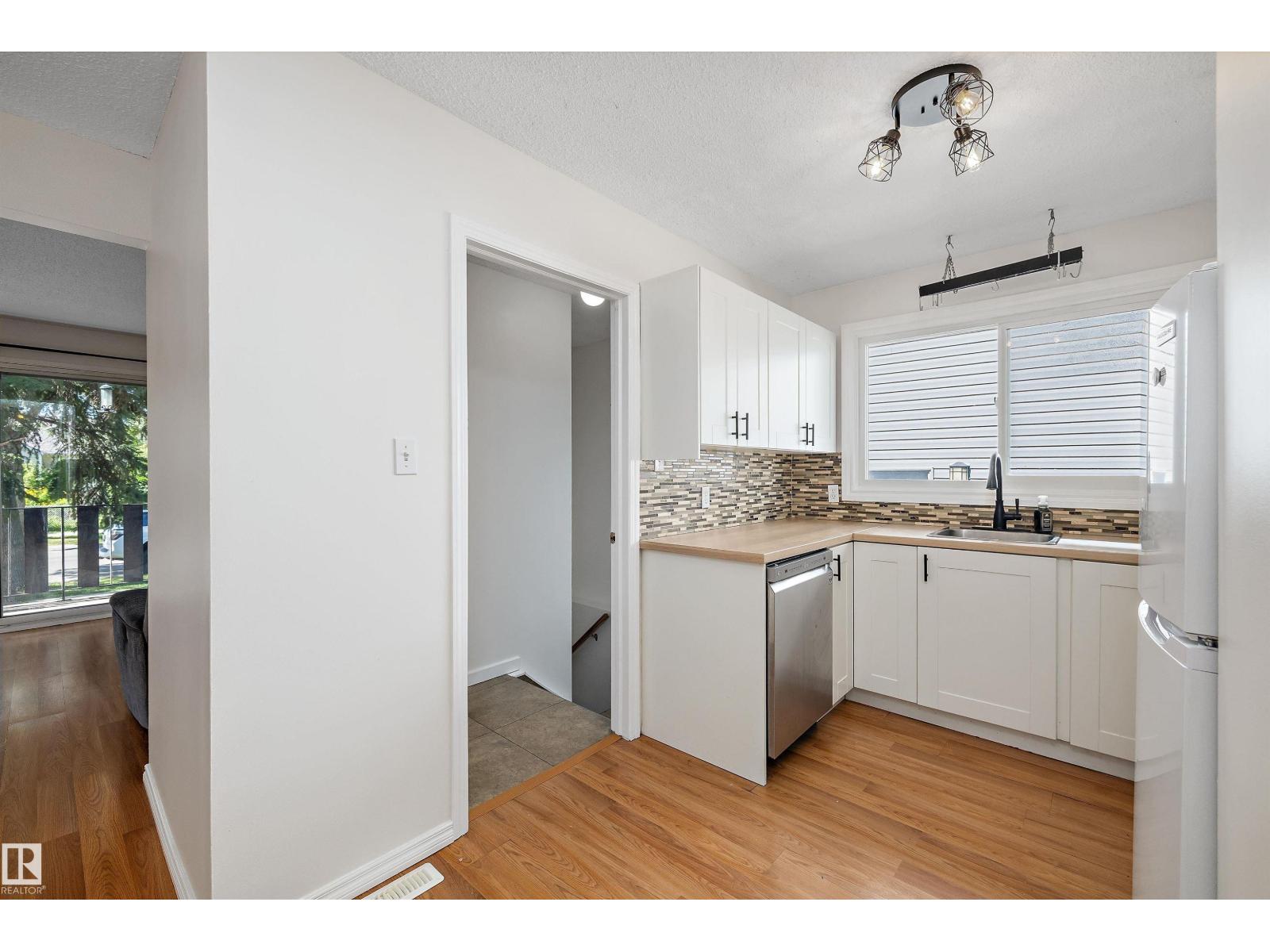 10237 151 ST NW - 6