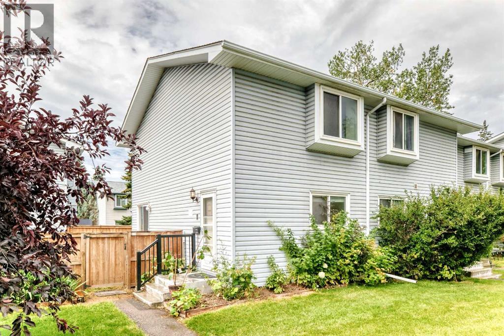 #11 4810 40 Avenue SW - 1
