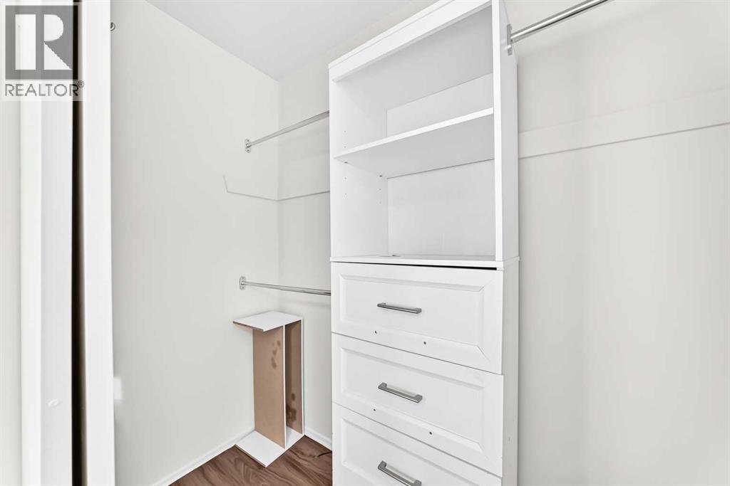 #11 4810 40 Avenue SW - 17