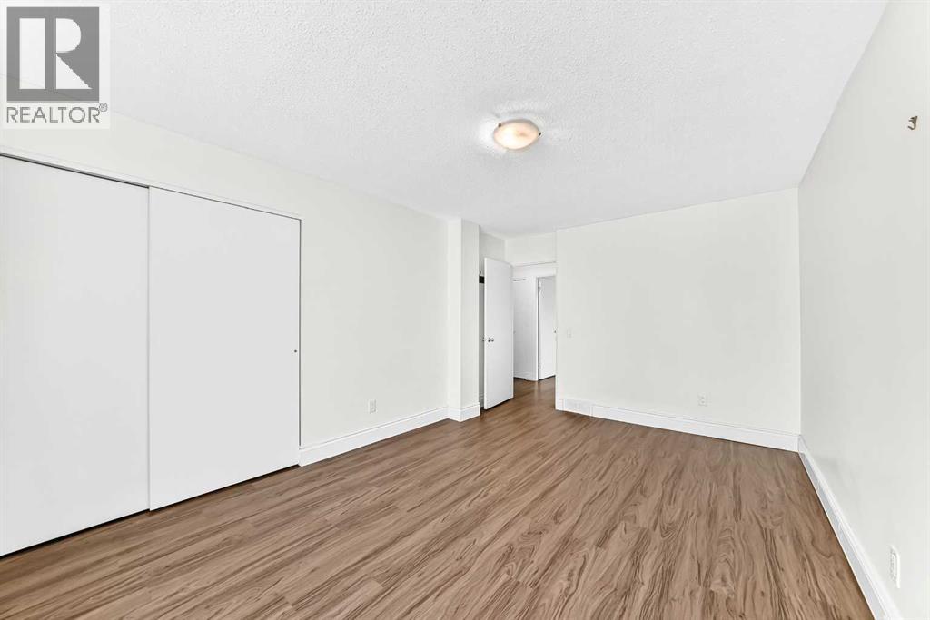 #11 4810 40 Avenue SW - 19