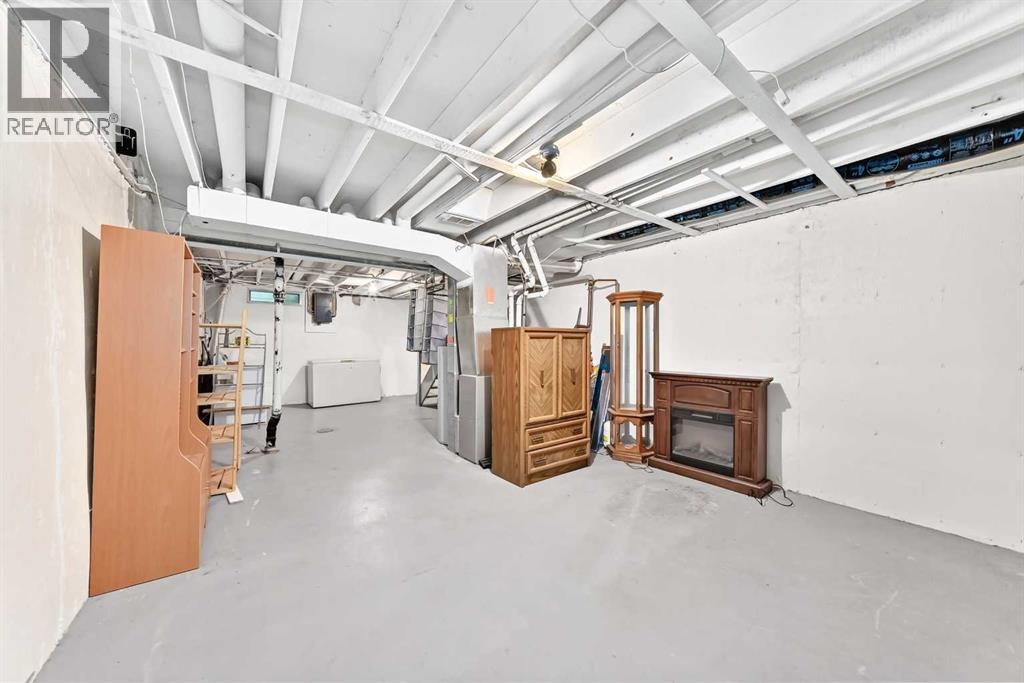 #11 4810 40 Avenue SW - 23
