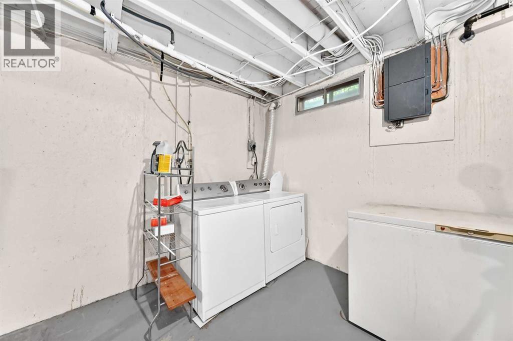 #11 4810 40 Avenue SW - 25