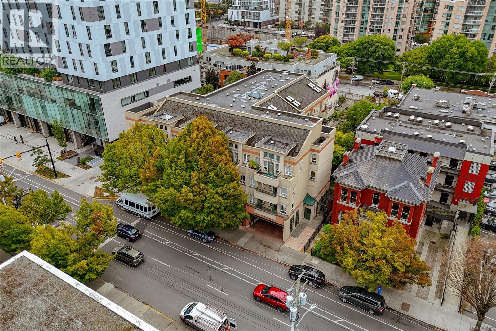 106 1015 Johnson Street, Victoria