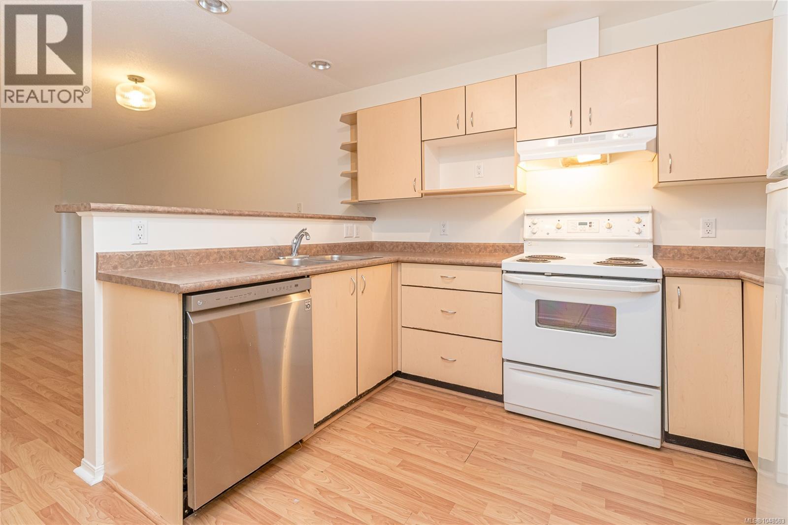 106 1015 Johnson Street, Victoria