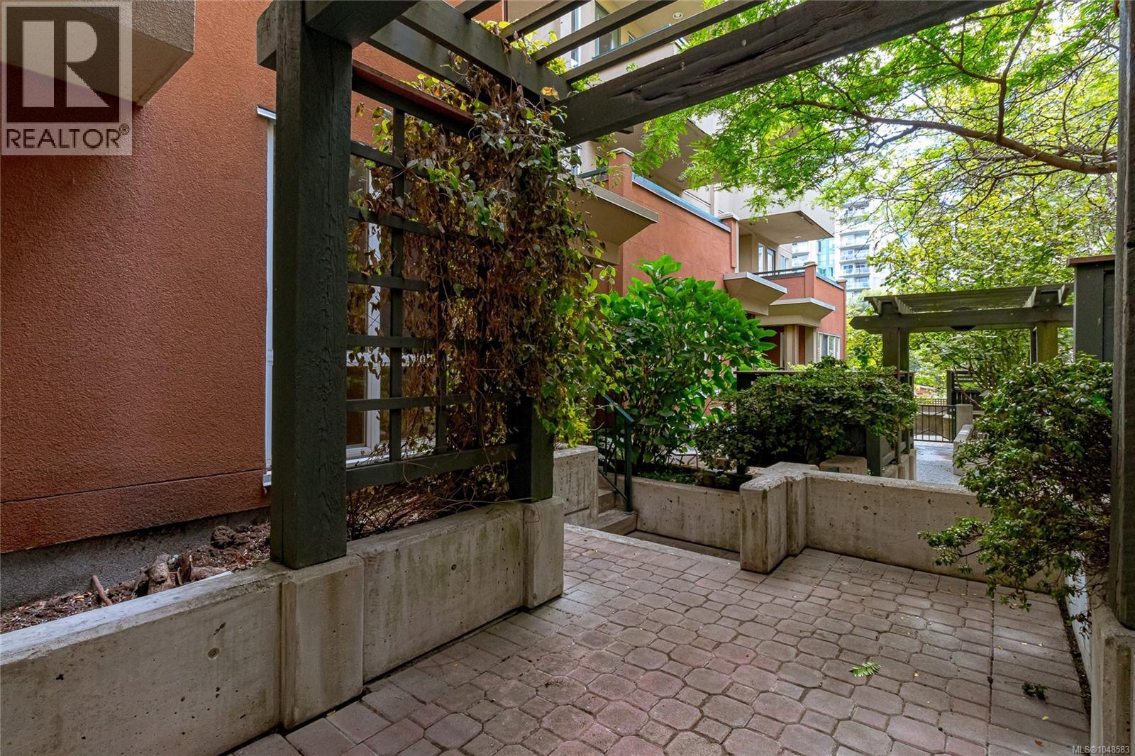 106 1015 Johnson Street, Victoria