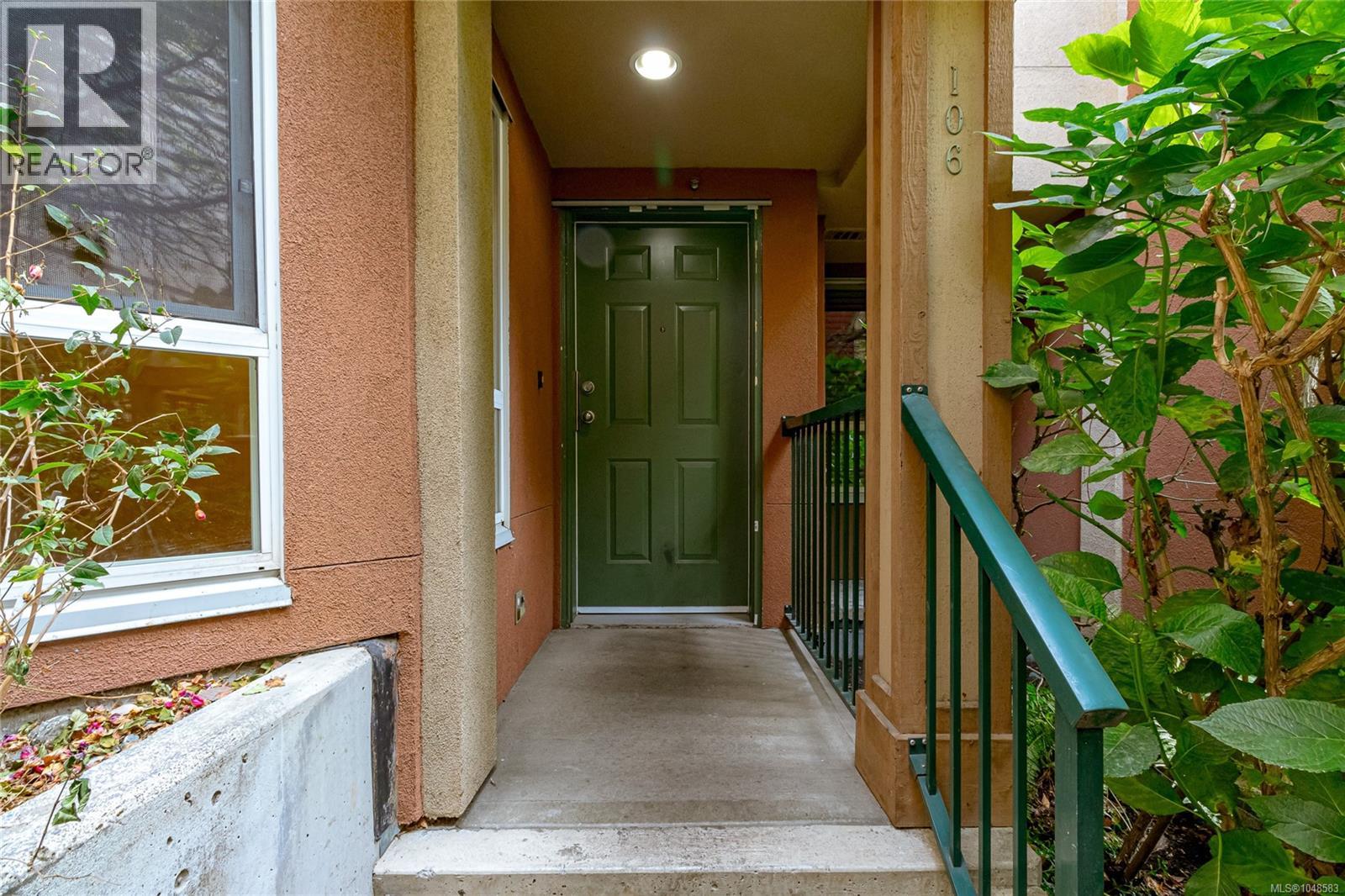 106 1015 Johnson Street, Victoria