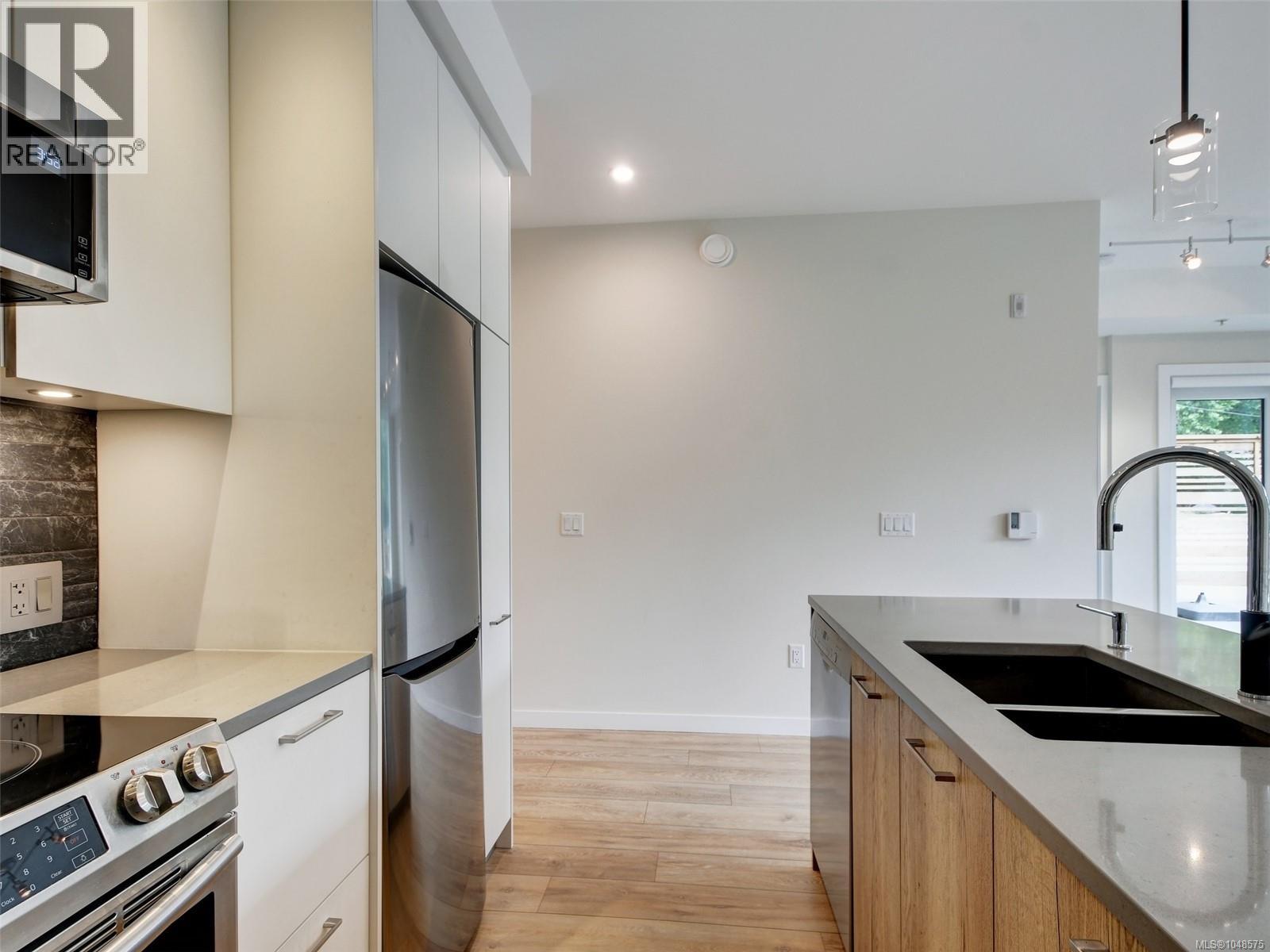 101 1588 North Dairy Rd, Saanich