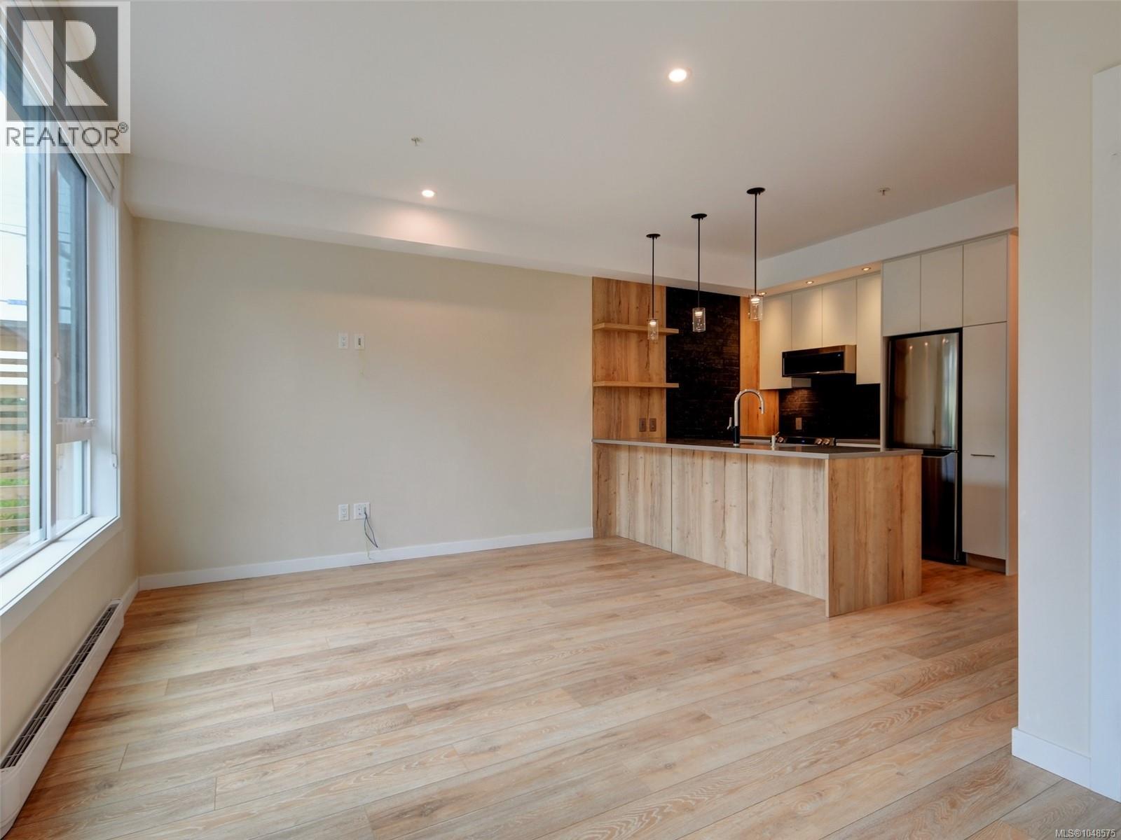 101 1588 North Dairy Rd, Saanich