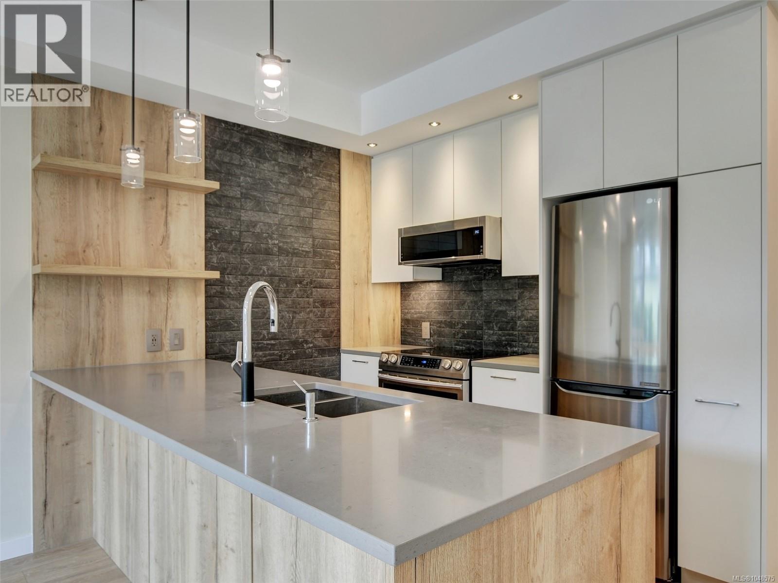 101 1588 North Dairy Rd, Saanich