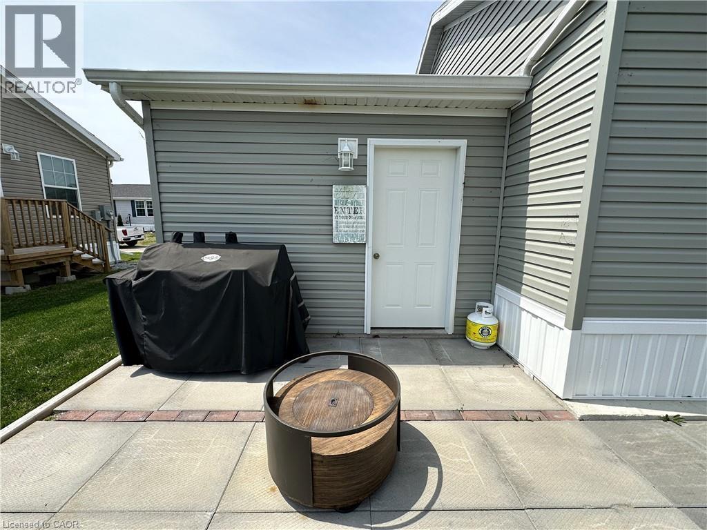 14 COPPER BEECH Drive - 40