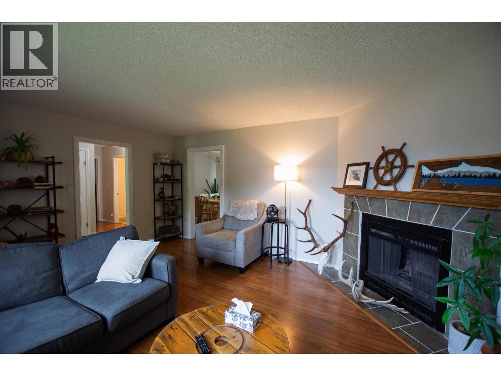 3175 WALLACE CRESCENT - 3