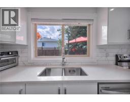 6279 Blueback Rd, Nanaimo, BC V9V1A9 Photo 11
