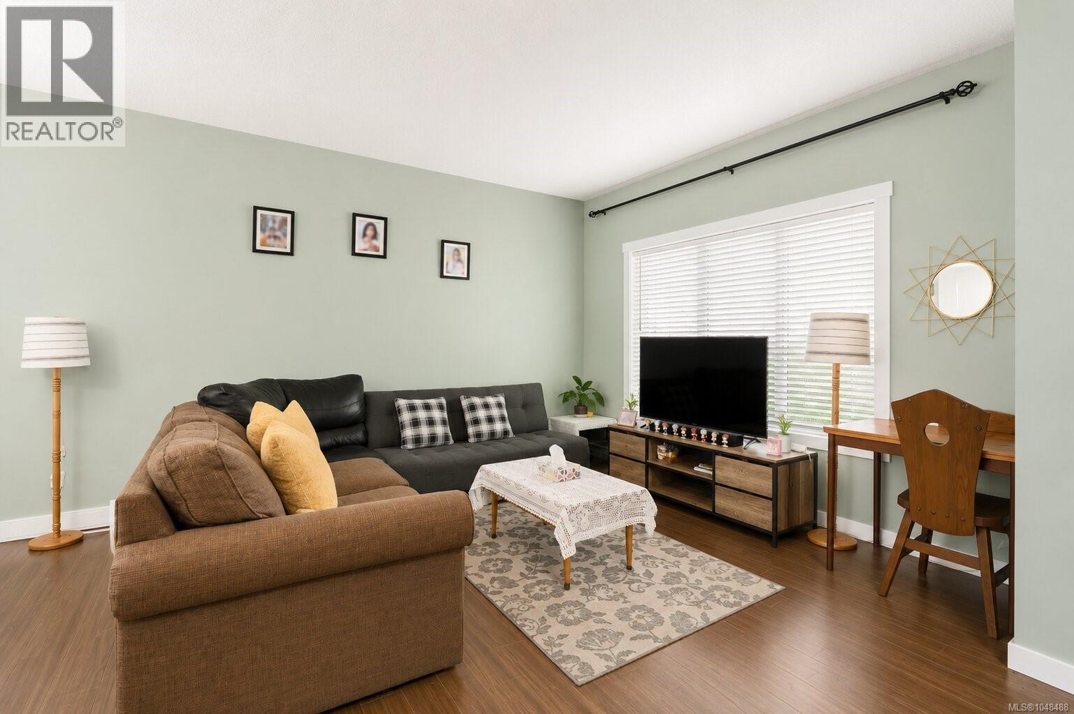 #302 1675 Crescent View Dr - 11