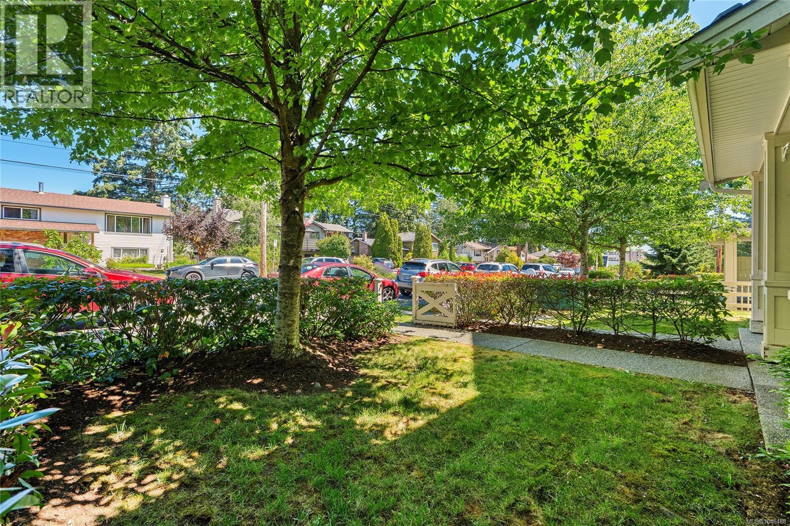 302 1675 Crescent View Dr, Nanaimo