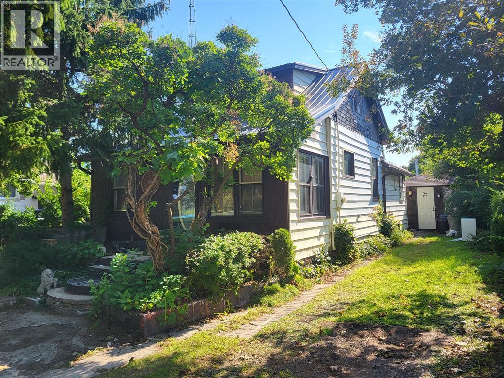 19 MONK Street, Point Edward, Ontario
