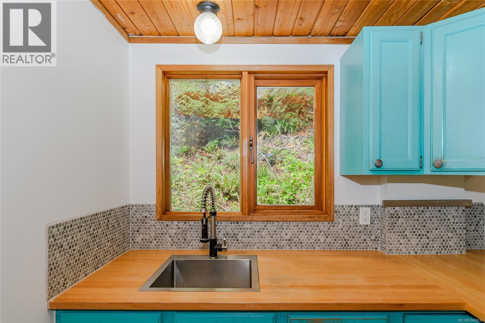 384 Roland Rd, Salt Spring